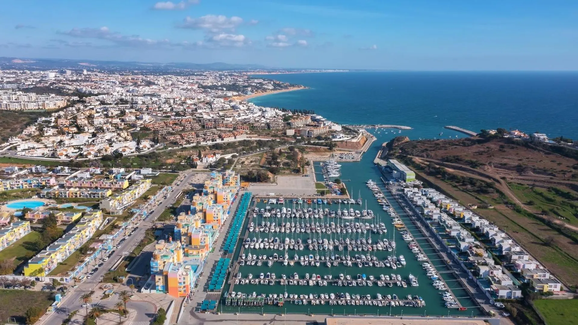 Bnb Homes Ocean View Apartment With Huge Sunny Terrace, 2 Swimming Pools & Tennis Court Albufeira
